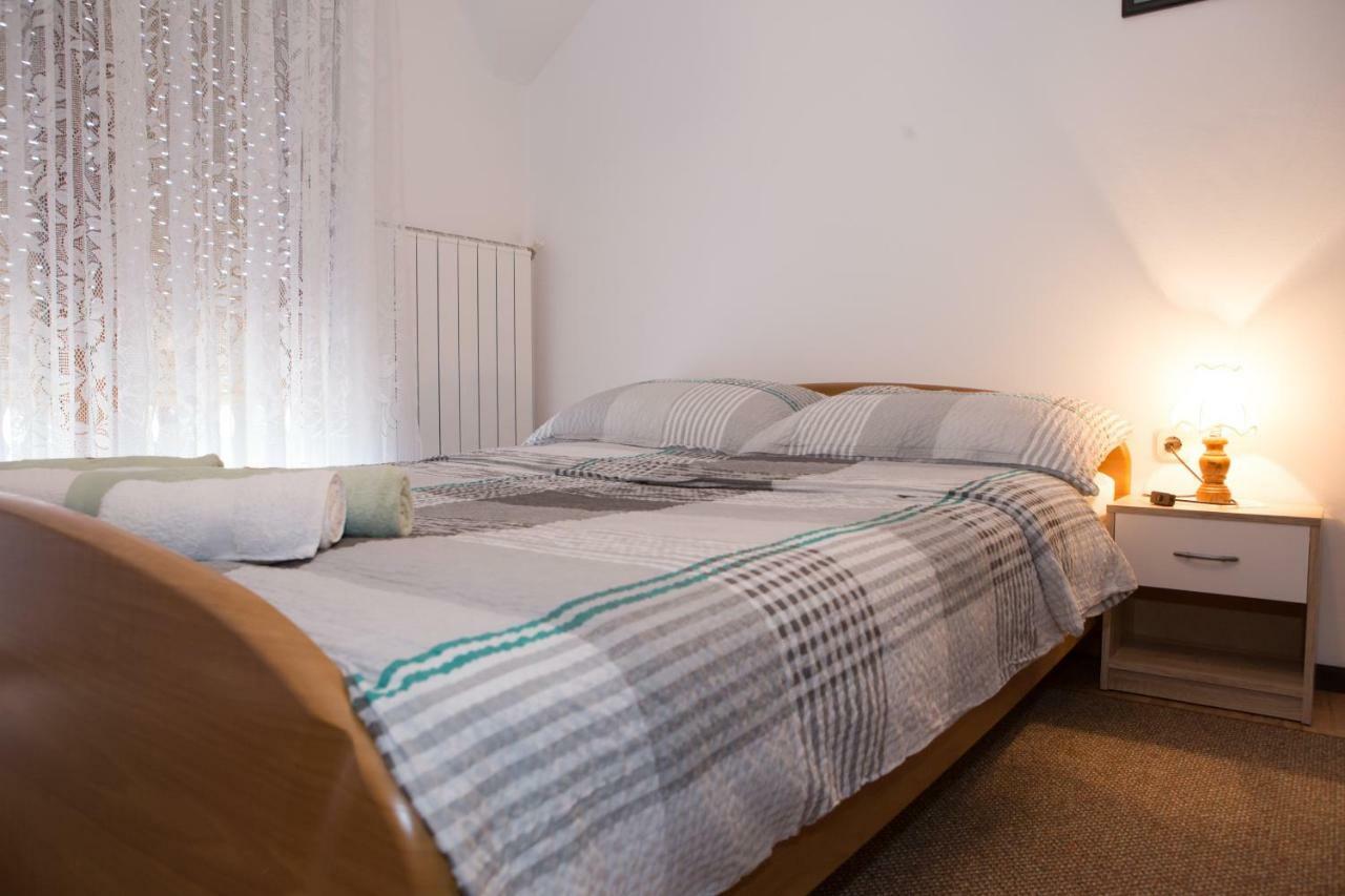 Apartman Dubravcic Apartment Otočac Екстериор снимка