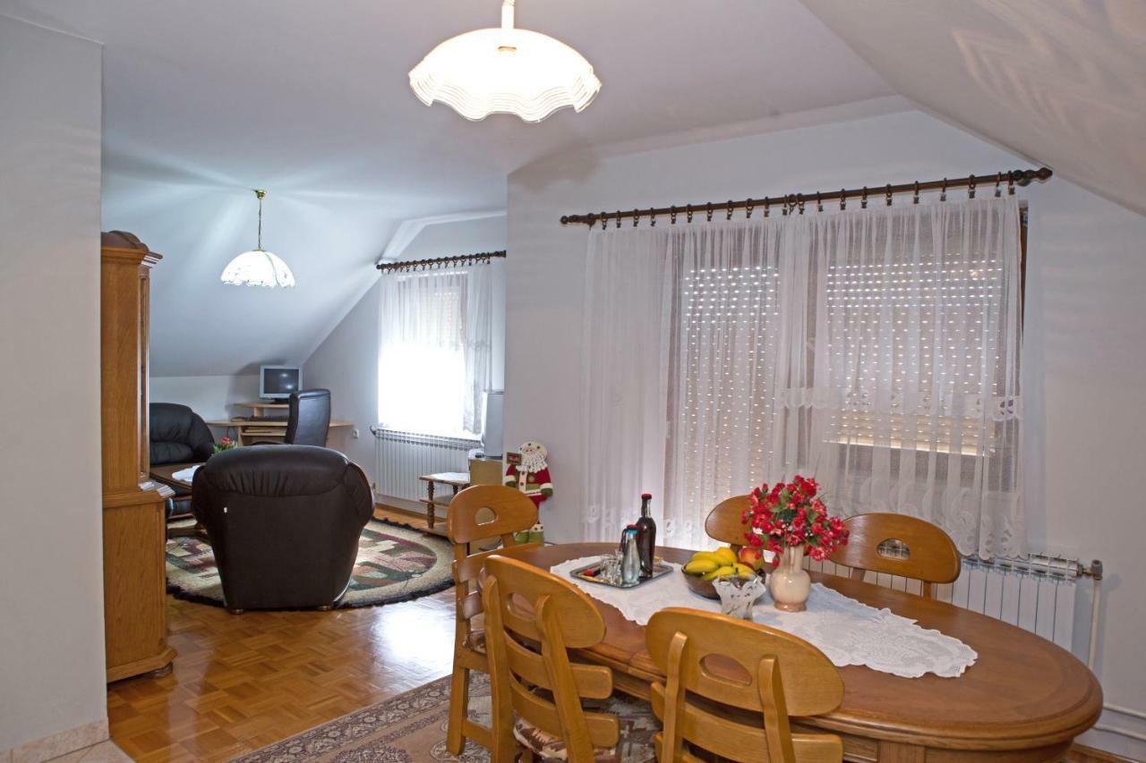 Apartman Dubravcic Apartment Otočac Екстериор снимка